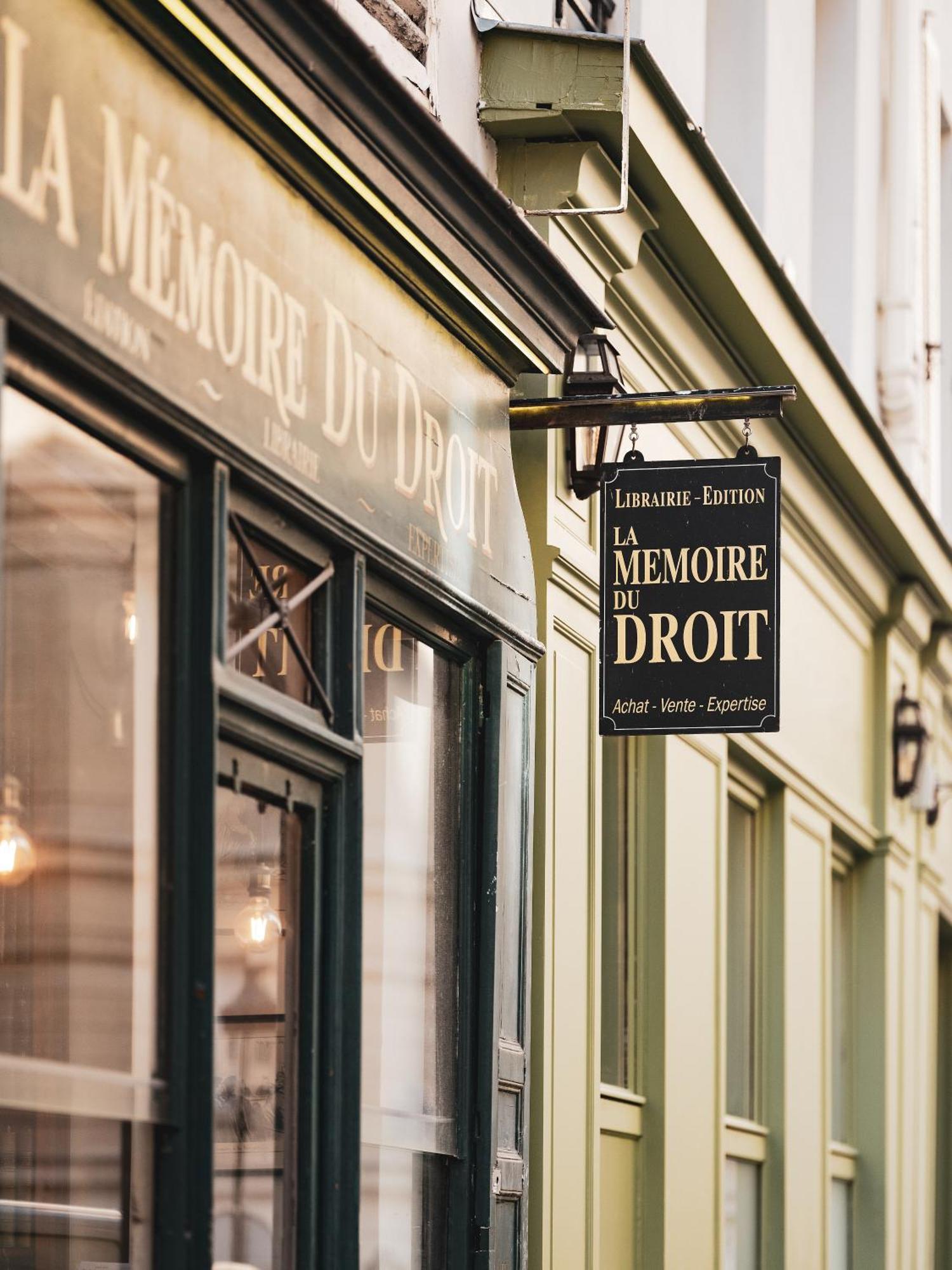 Hotel De Senlis 3*