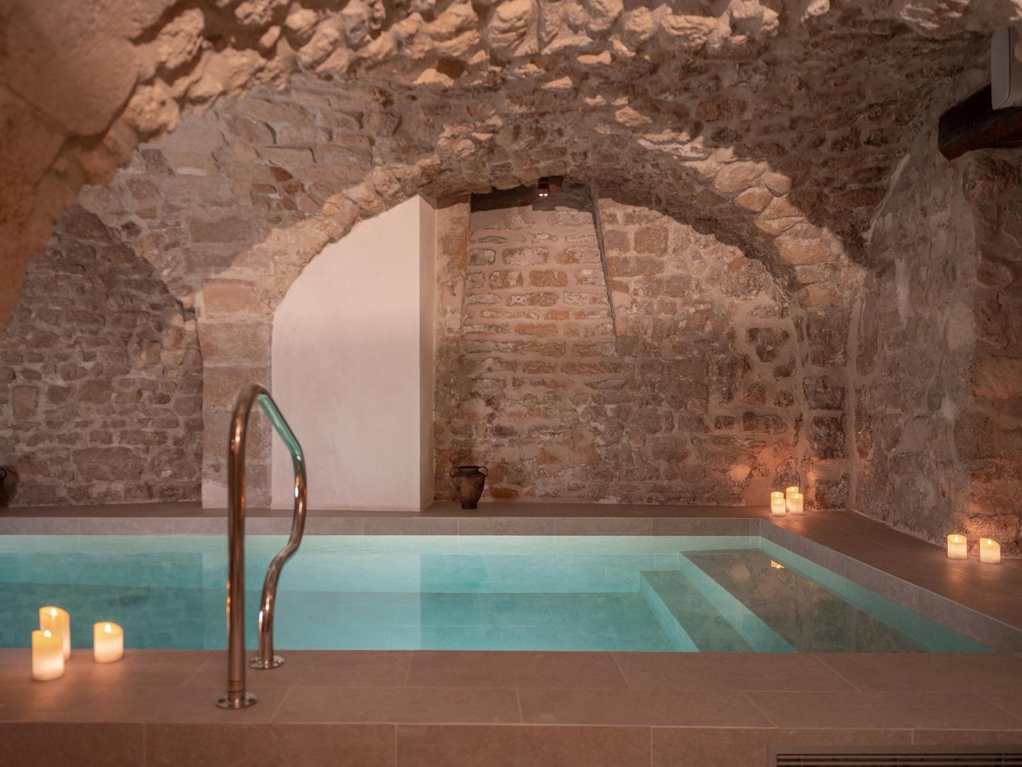 Hotel De Senlis 3*