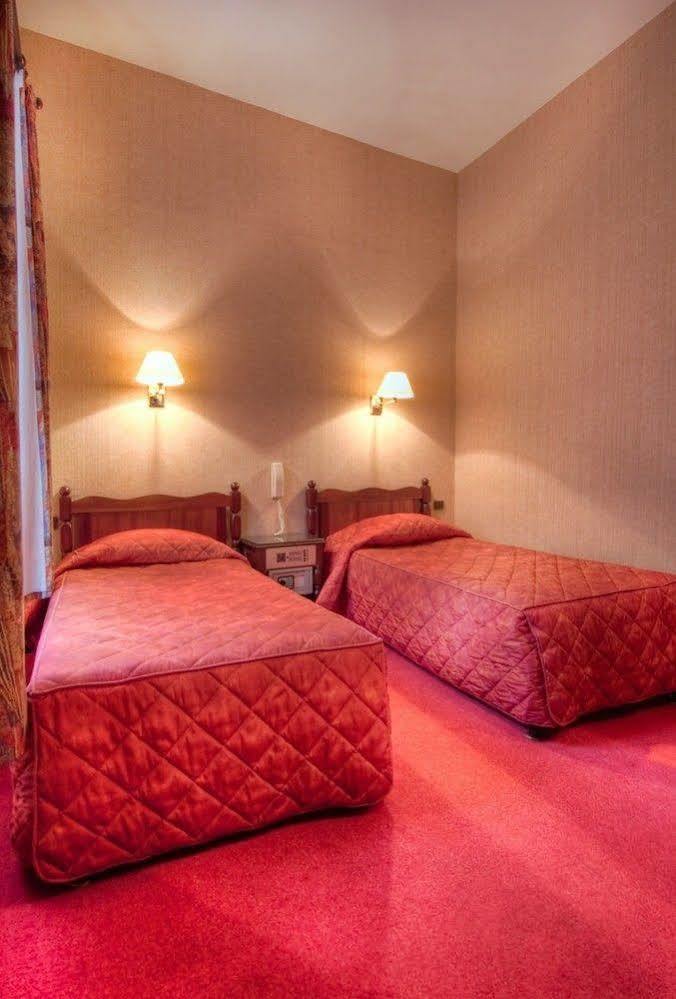 De Senlis Hotel 3*